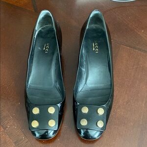 Gucci patent leather shoes with block heel